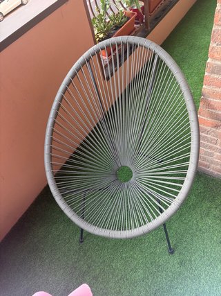 Silla de jardín gris