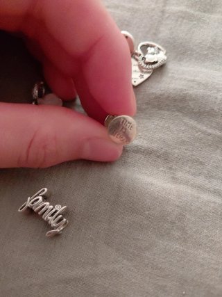 Pulsera Pandora + 4 charms