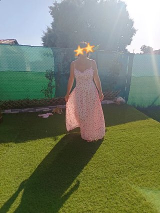 Vestido rosa con lunares rojos