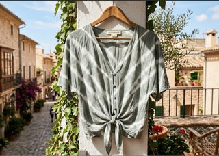 Blusa Brownie verde y blanca