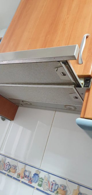 Cocina completa madera y azul. Granito marron