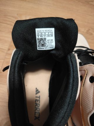 Botas senderismo Adidas Terrex beige/negras