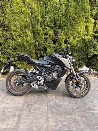 Honda 125 Naked Negra/Gris