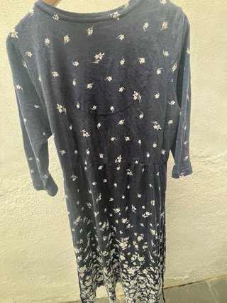 Vestido Spirit azul oscuro con flores blancas