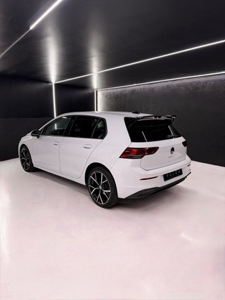 VOLKSWAGEN GOLF 8