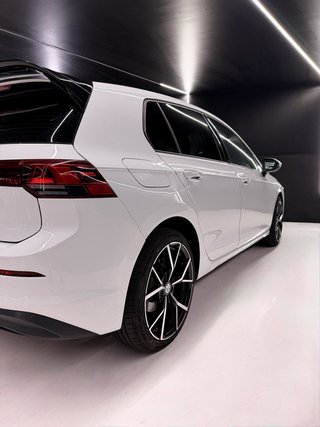 VOLKSWAGEN GOLF 8