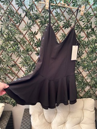 Vestido negro corto