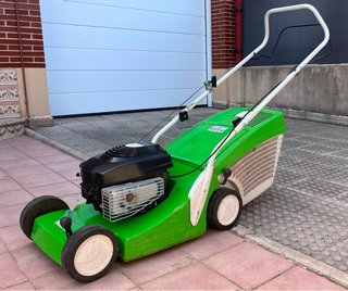 Cortacésped verde Viking