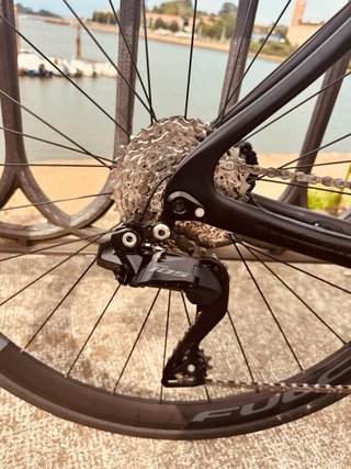 Bicicleta Pinarello Angliru Negra