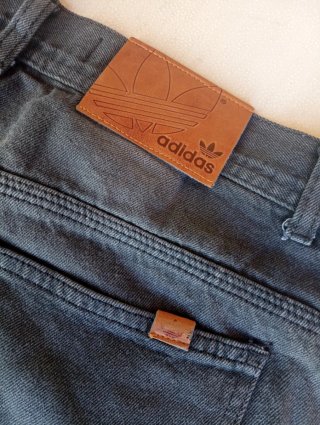 Bermudas Diesel - Adidas grises desgastadas