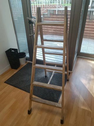 Escalera de madera