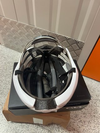 Casco de bici infantil marca Spiuk.