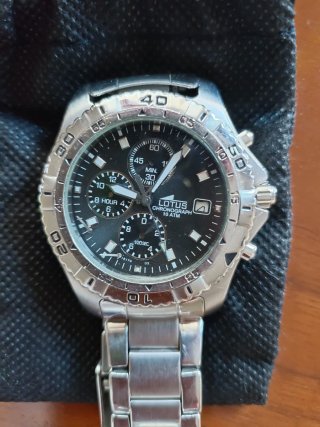 Reloj Lotus Plata y Negro