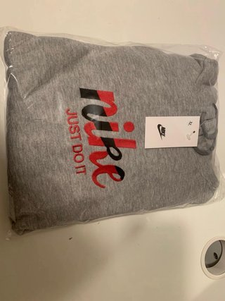 Sudadera Nike Negra y Roja Unisex