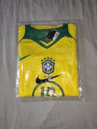Camiseta Nike Brasil 90 Ronaldinho #10