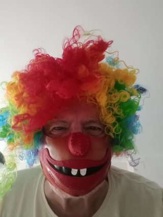 Máscara de payaso artesanal