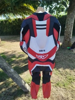 Mono de moto Berik piel poco uso
