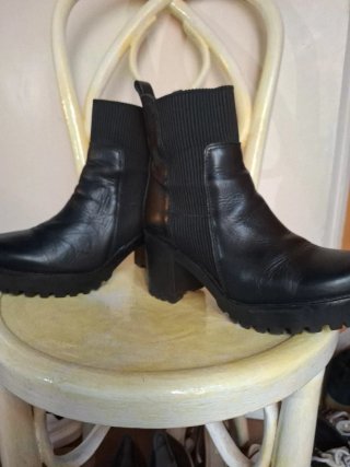 Botines Alpe Piel Elástico Tacón Ancho