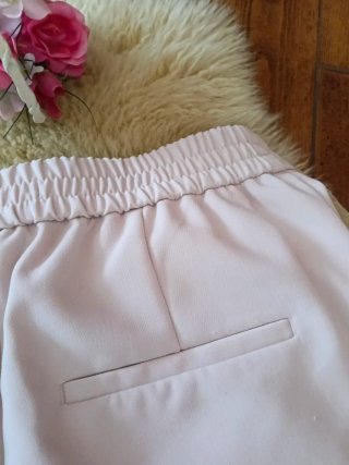 Pantalón Pinzas Zara