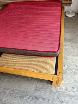 Cama Tatami con Colchón Rojo