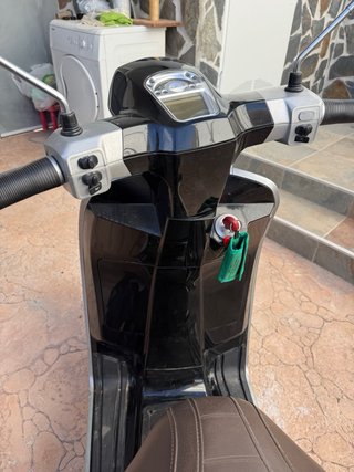 Lambretta Special Scooter Negra