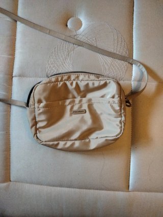 Bolso bandolera Pull&Bear beige