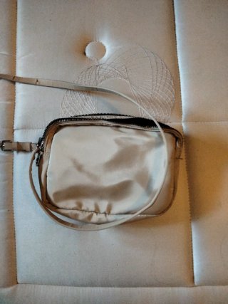 Bolso bandolera Pull&Bear beige
