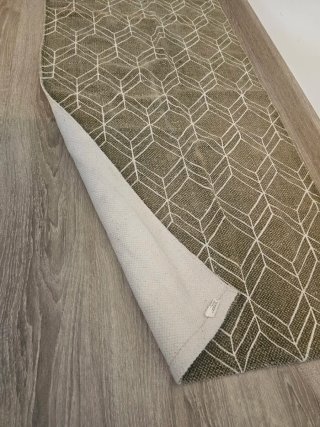 Alfombra de pasillo geométrica