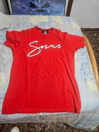 Camiseta Sinners Attire Roja