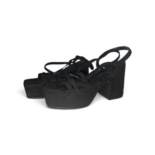 Sandalias negras de tiras