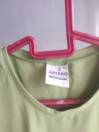 Uniforme peluquería negro y verde talla única