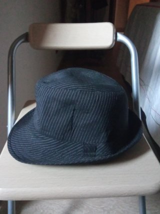 Sombrero elegante da uomo a righe