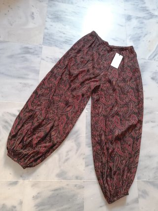 Pantalón bombacho Zara estampado