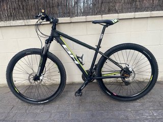Bicicleta MTB BH Spike.