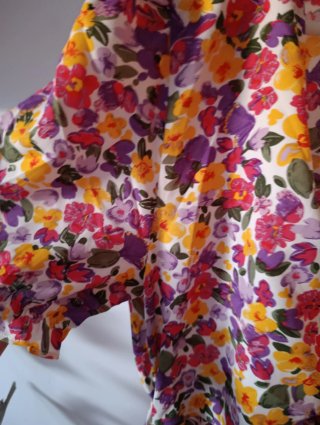Vestido SHEIN floral talla L