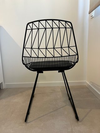 Silla de diseño negra