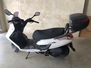 Kymco Yager GT125 Scooter Blanca