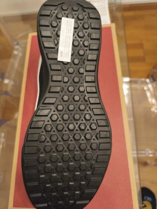 Zapatillas Vans num. 47.        13 USA. Negras.