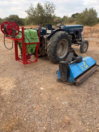 Tractor Ebro 460 + Aperos