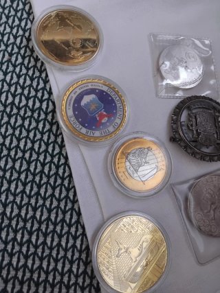 Lote de monedas y medallas