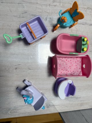 2 Mini Bebés con Accesorios