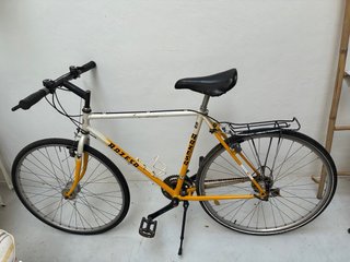 Bicicleta (talla M) con candado y cesta opcional