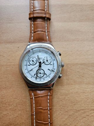 Reloj Swatch Irony Cronógrafo Marrón/Plata