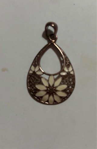Colgante lágrima esmaltado flores oro blanco