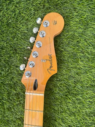 Fender Stratocaster Player II con mejora