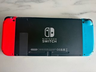 Nintendo Switch Azul y Rojo