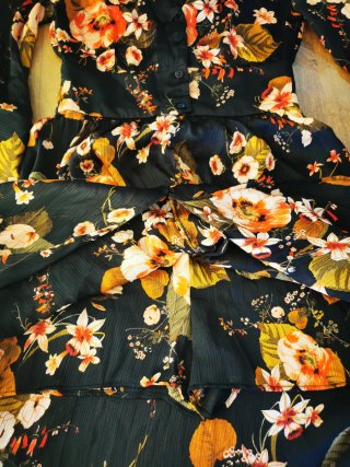 Vestido Zara floral talla S