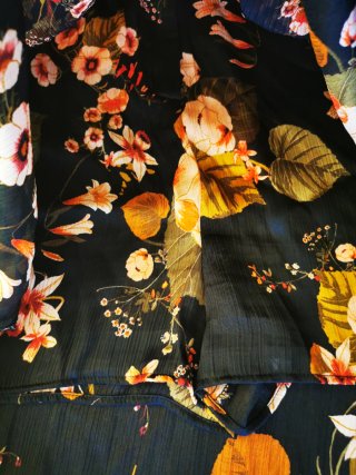 Vestido Zara floral talla S
