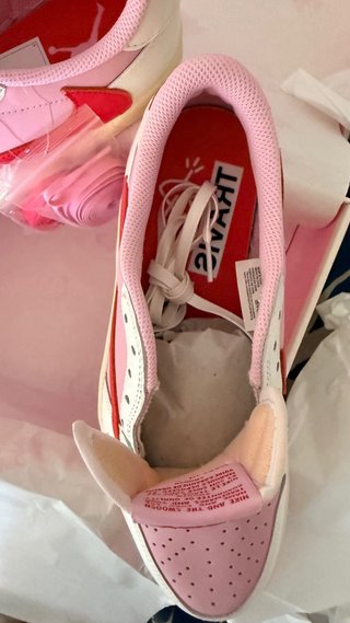 Air Jordan 1 Low x Travis Scott Tropical Pink