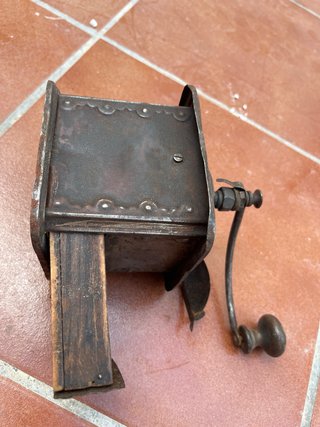 Antiguo molinillo de café
